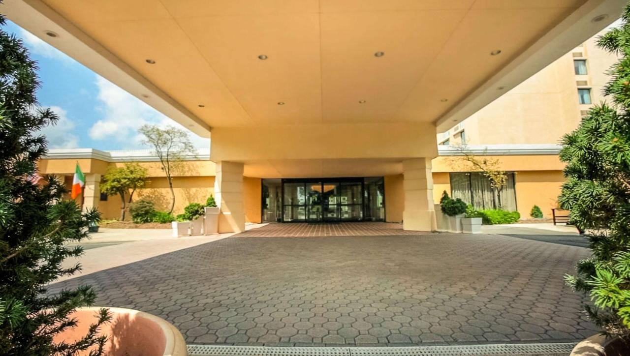 Magnuson Grand & Conference Center Somerset-Bridgewater Exterior photo