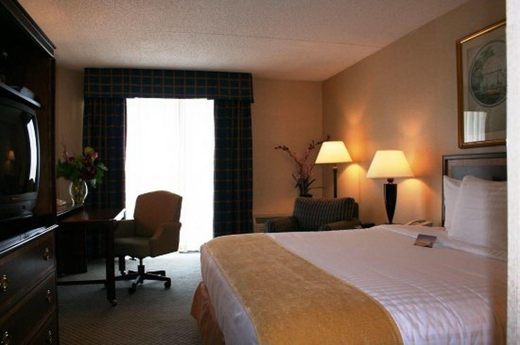 Magnuson Grand & Conference Center Somerset-Bridgewater Room photo